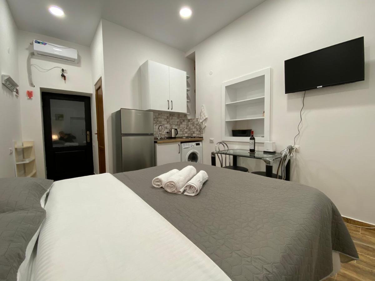 Guest House Gml-2 Tbilisi Ngoại thất bức ảnh